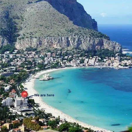 Affittacamere Camera Con Bagno Condiviso Di Fronte Spiaggia Mondello